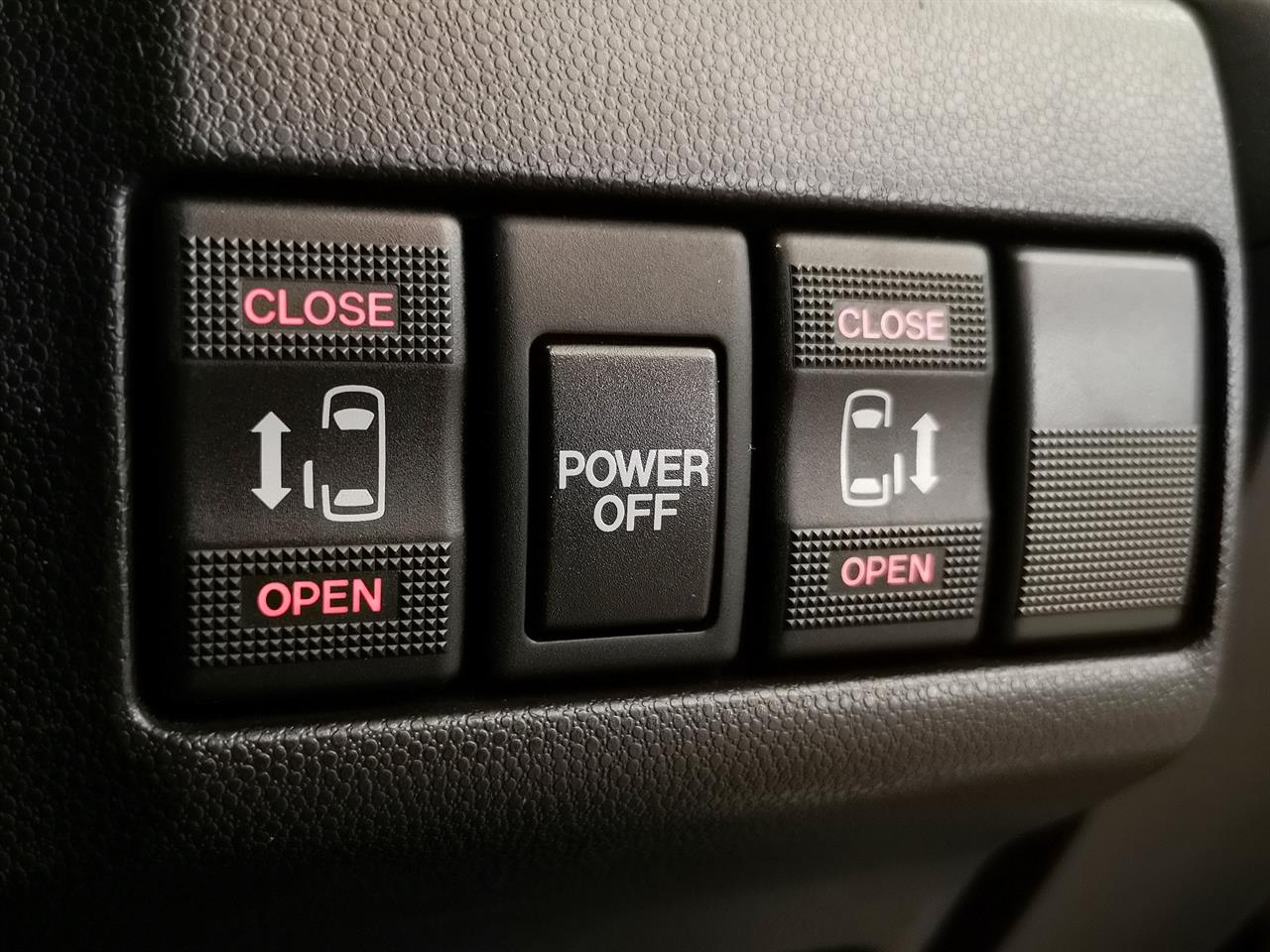 2015 Mazda Premacy