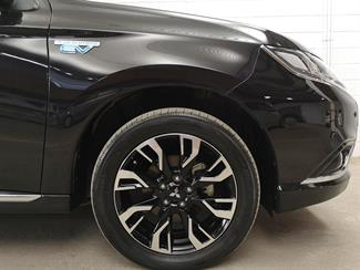 2016 Mitsubishi Outlander - Thumbnail