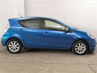 2014 Toyota Aqua - Thumbnail