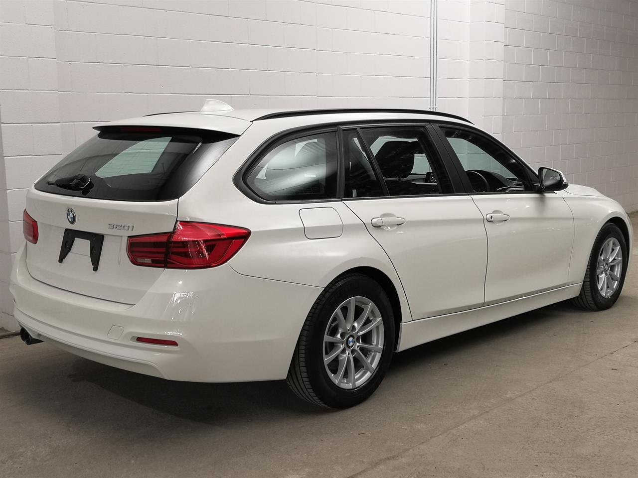 2015 BMW 320i