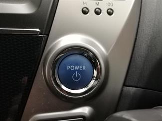 2018 Toyota Prius - Thumbnail