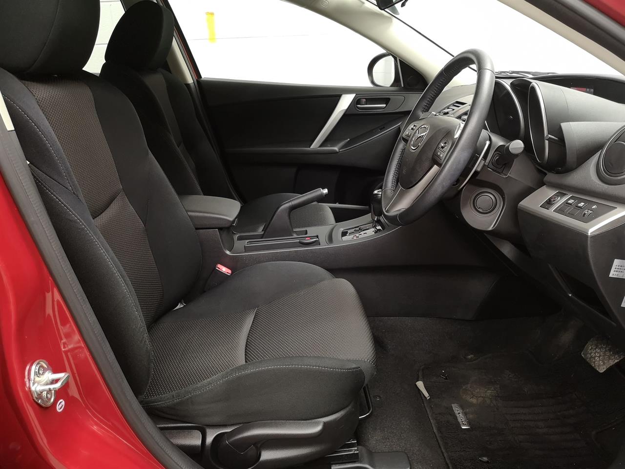 2013 Mazda Axela