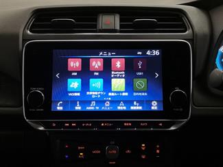 2022 Nissan Leaf - Thumbnail