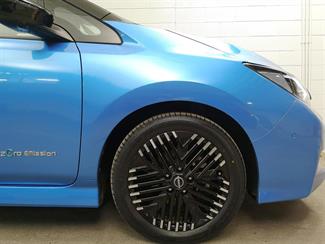 2022 Nissan Leaf - Thumbnail