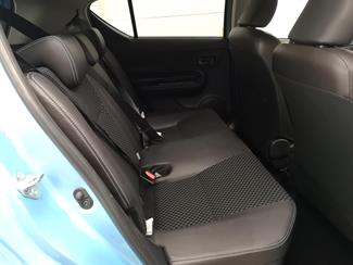 2015 Toyota Aqua - Thumbnail