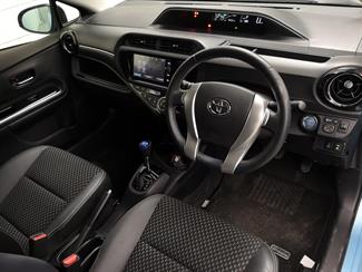 2015 Toyota Aqua - Thumbnail