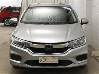 2020 Honda Grace - Thumbnail