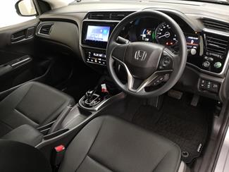 2020 Honda Grace - Thumbnail