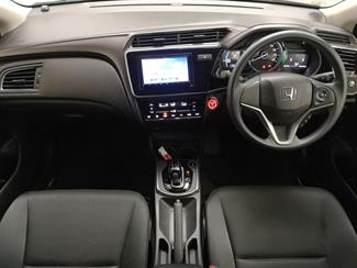 2020 Honda Grace - Thumbnail