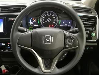 2020 Honda Grace - Thumbnail