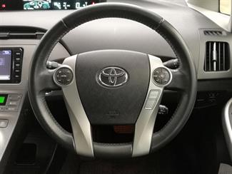 2015 Toyota Prius - Thumbnail