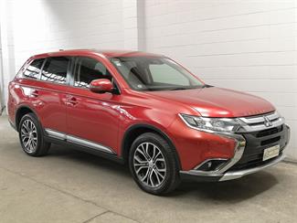 2018 Mitsubishi Outlander - Thumbnail