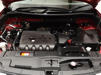 2018 Mitsubishi Outlander - Thumbnail