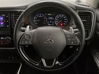 2018 Mitsubishi Outlander - Thumbnail