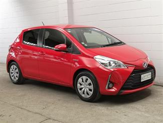 2017 Toyota Vitz - Thumbnail