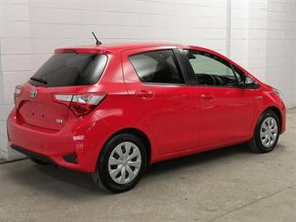 2017 Toyota Vitz - Thumbnail