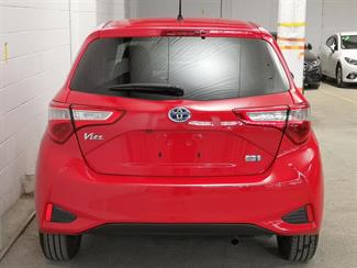 2017 Toyota Vitz - Thumbnail