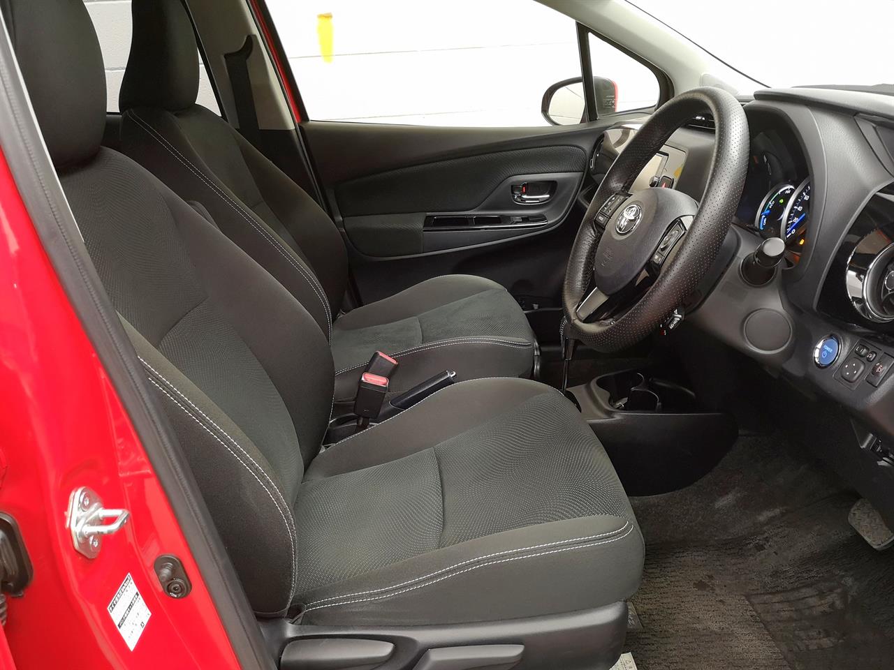 2017 Toyota Vitz