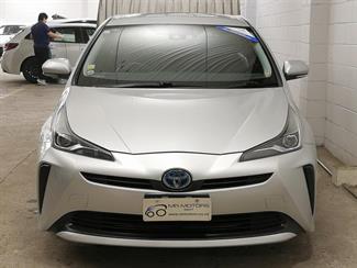 2020 Toyota Prius - Thumbnail