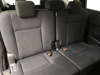 2016 Toyota Sienta - Thumbnail