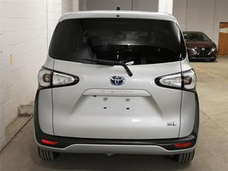 2016 Toyota Sienta - Thumbnail