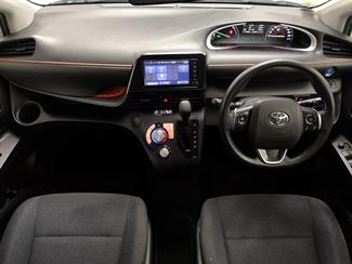2016 Toyota Sienta - Thumbnail