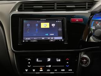 2016 Honda Grace - Thumbnail