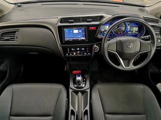 2016 Honda Grace - Thumbnail