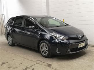 2017 Toyota Prius - Thumbnail