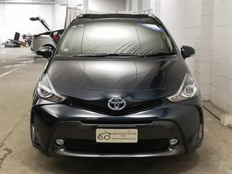 2017 Toyota Prius - Thumbnail