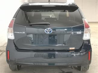 2017 Toyota Prius - Thumbnail
