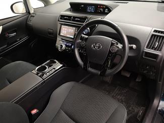 2017 Toyota Prius - Thumbnail