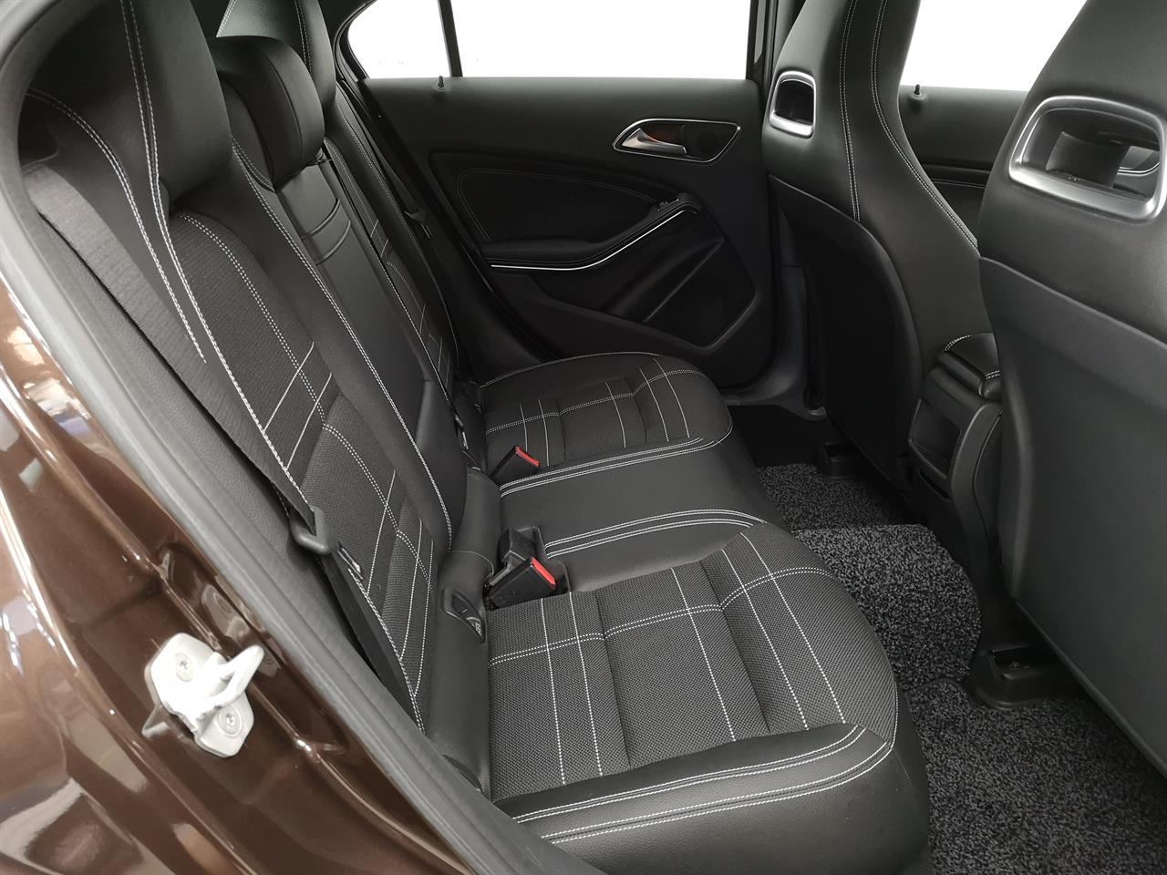 2015 Mercedes-Benz A 180