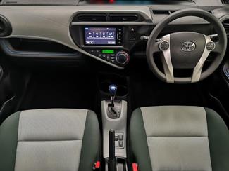 2014 Toyota Aqua - Thumbnail