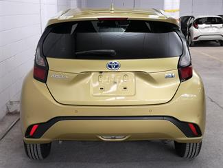 2021 Toyota Aqua - Thumbnail