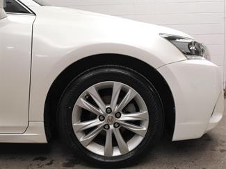 2015 Lexus CT 200H - Thumbnail