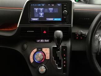 2017 Toyota Sienta - Thumbnail