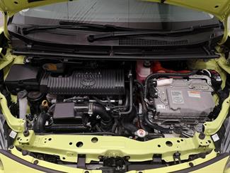 2017 Toyota Sienta - Thumbnail