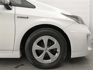 2013 Toyota Prius - Thumbnail