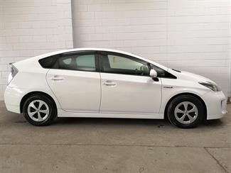 2013 Toyota Prius - Thumbnail