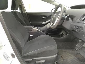 2013 Toyota Prius - Thumbnail