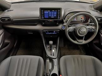 2021 Toyota Yaris - Thumbnail