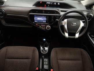 2015 Toyota Aqua - Thumbnail