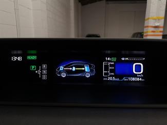2017 Toyota Prius - Thumbnail