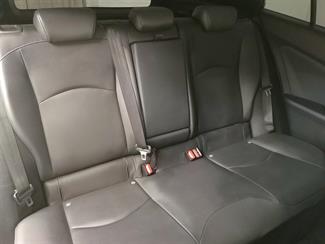 2017 Toyota Prius - Thumbnail