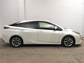 2017 Toyota Prius - Thumbnail