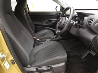 2022 Toyota Yaris Cross - Thumbnail