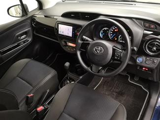 2018 Toyota Vitz - Thumbnail