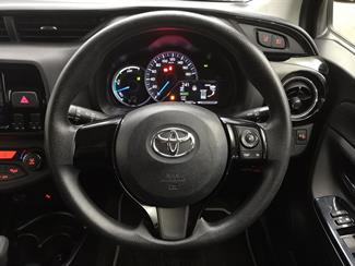 2018 Toyota Vitz - Thumbnail