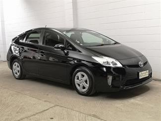 2014 Toyota Prius - Thumbnail